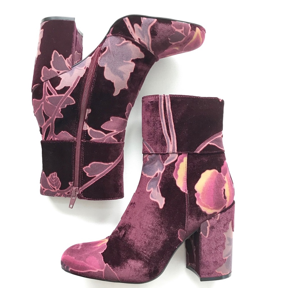 Steve Madden Size 7.5 Grand Floral Velvet Boot TS1